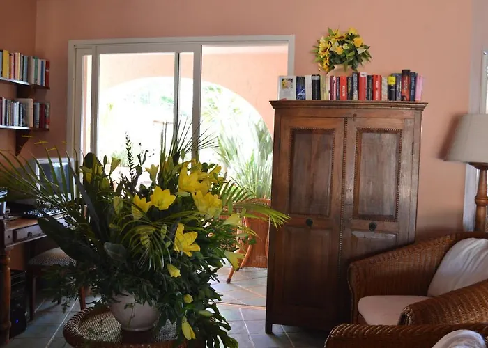 Fenicia Apartmanhotel Villasimius