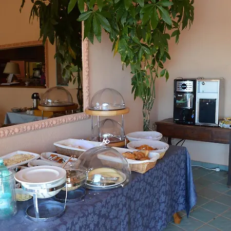 Apart-hotel Fenicia 2*